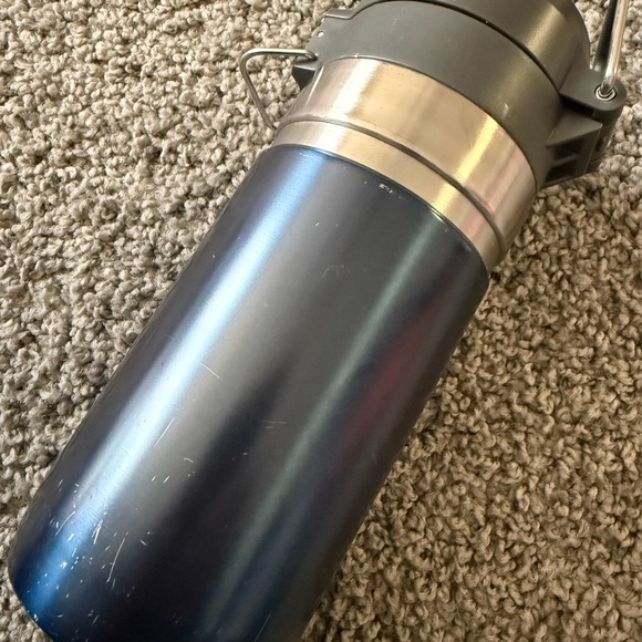 16oz Stanley Metallic Blue Insulated Bottle - Picture 2 of 6